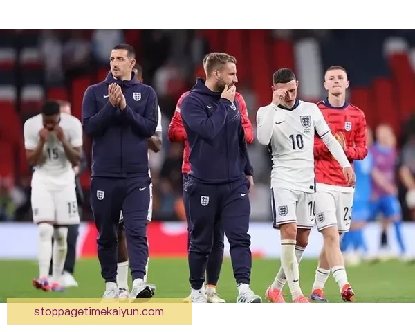 欧洲杯最佳阵容引发热议，众多球星表现突出，值得关注。