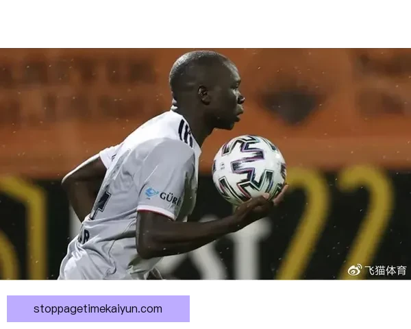 佩德里与拉菲尼亚持续保持默契配合，状态回暖引人关注